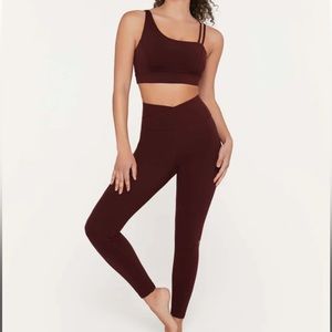Cross over leggings & sports bra